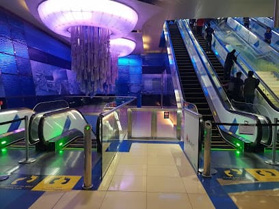 BurJuman Metro Bus Stop 3-1